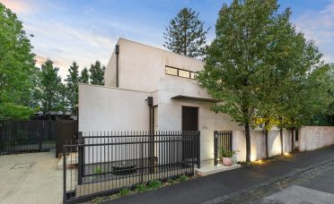 27A Fermanagh Road, Camberwell, Vic