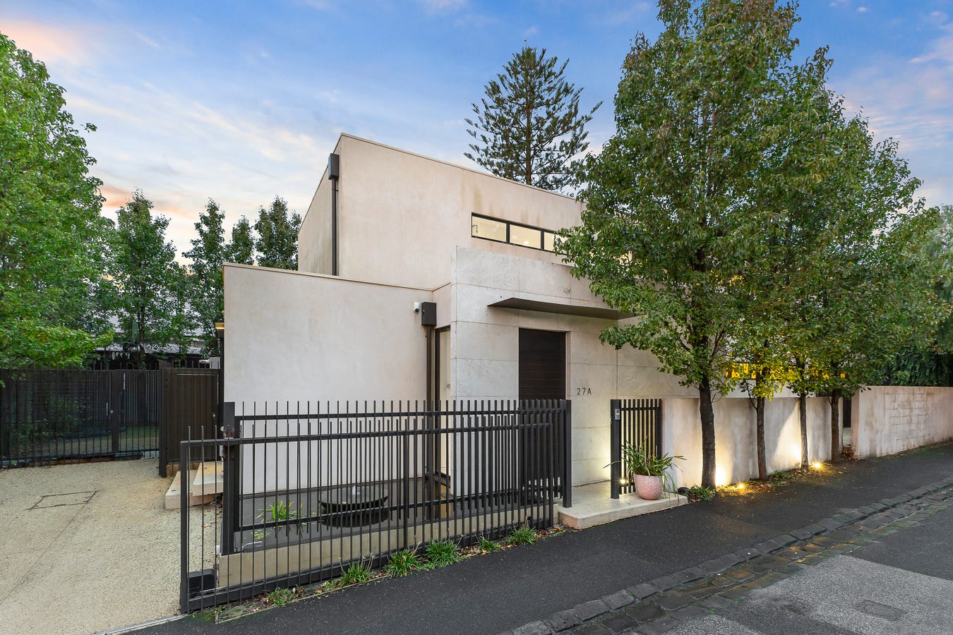 27A Fermanagh Road, Camberwell, Vic